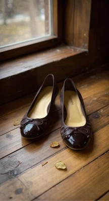 Cuñas de ballet con lazo de charol púrpura Cole Haan para mujer Foto 1 de 4