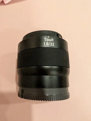 ZEISS Touit 32mm f/1.8 Aspherical AF MF Lens For Sony - Image 1 of 4