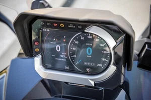 KYMCO CV3  SPEEDOMETER  DISPLAY  3720A-AGJ5-900 - Picture 1 of 24