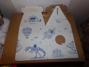 1 Build a Bear Werkstatt Papptrage Haus Puppe Plüschtier Kiste Dino Schloss - Bild 1 von 2