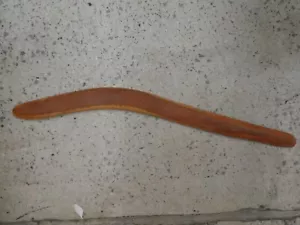 AUSTRALIAN ABORIGINAL WOODEN OCHRE PAINTED CARVED BOOMERANG - Picture 1 of 8
