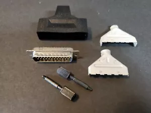 AMP / TYCO 608353-4 DB-25 Male Solder Cup Connector with Hood - New Old Stock - Picture 1 of 5