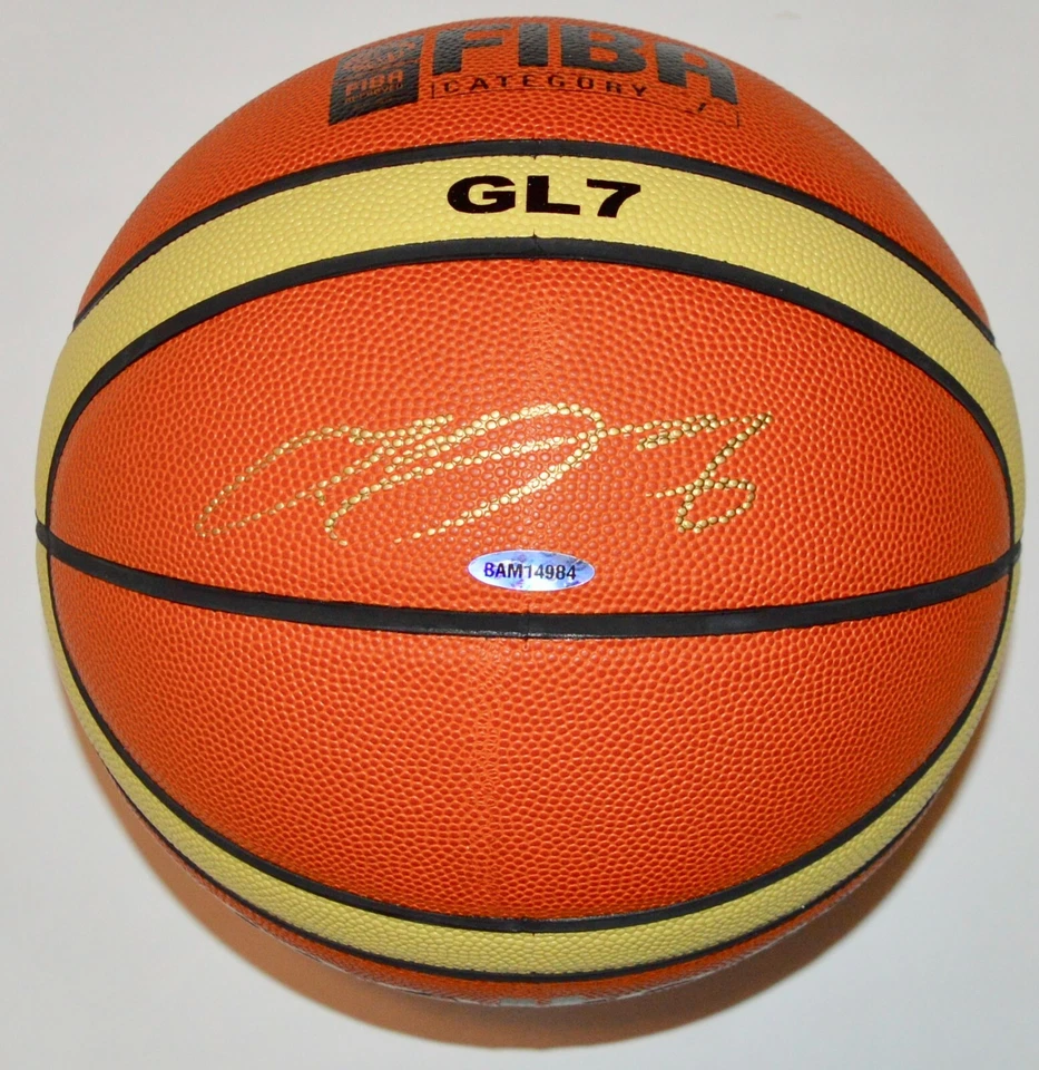 AUTO UDA LEBRON JAMES OLYMPIC MOLTEN BASKETBALL - Image 1 of 1