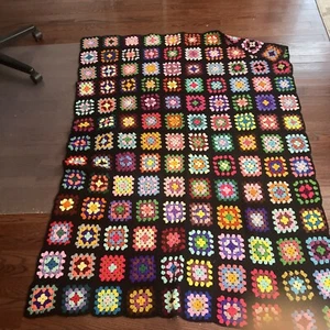 VTG Black Granny Square Couch Sofa Afghan Blanket Throw 63x42 Granny Core - Picture 1 of 5