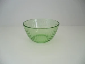 Vintage Pyrex Green Ribben 6-Cup Mixing Bowl #7402-S - Picture 1 of 11