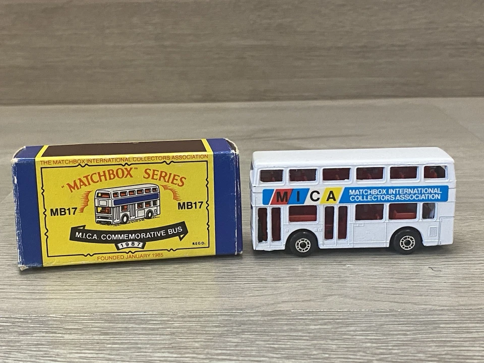 Autobús Matchbox Superfast MB17 1987 BLANCO MICA LONDONER CON CAJA Foto 1 de 4