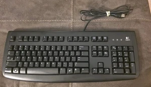 Nice Logitech Deluxe 250 Wired Keyboard - Picture 1 of 3