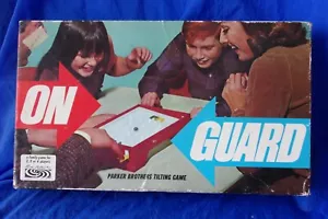 Parker Brothers ON GUARD Juego Inclinable Completo y Funcionando De Colección 1967 - Imagen 1 de 4