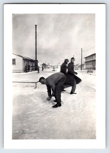 Post WW2 USA victory, American GI playing in the snow, (1945) - Picture 1 of 2
