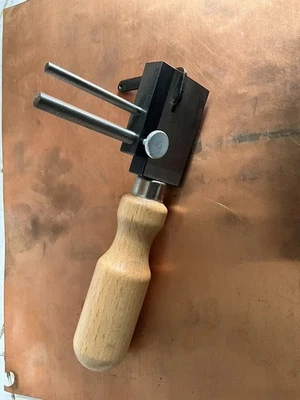 Plantilla de sierra manual/cortador de tubos y cables BERGEON 6677 Foto 1 de 4