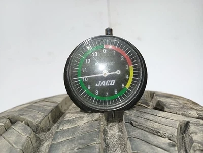 Neumático único 225/70R16 BFGoodrich Advantage banda de rodadura 10/32 usado 11488449 Foto 1 de 4