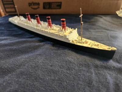 8.75" TRIANG (INGLATERRA) R.M.S. ENVÍO DIECAST AQUITANIA--MUY BONITO Foto 1 de 4