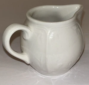 Villeroy & Boch Mini Creamer Personal 2.5" Off-White Cortina Restaurant Ware '98 - Picture 1 of 11