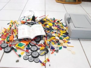 Enorme Lote K'nex con Estuche~ 7,75 libras Hace 25 proyectos - Imagen 1 de 12