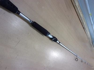 ABU GARCIA VENGEANCE SPINNING ROD  6 foot 6 inch Medium power - Image 1 of 4