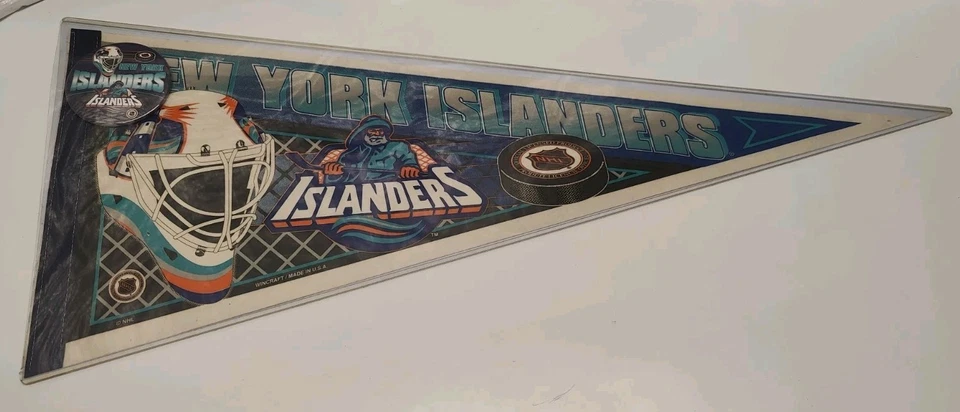 New York Islanders Vintage NHL Pennant Fisherman Logo Felt Banner Flag Button  - Image 1 of 2