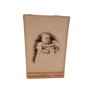 Antigua Tarjeta Gabinete Bebé Infante Foto c1880s Dentinel Manning's Studio Edina MO - Imagen 1 de 12
