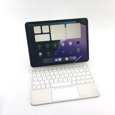 Apple iPad Pro 11in. 1st Gen. 256GB (Unlocked) - Gray w/ Magic Keyboard - Image 1 of 4