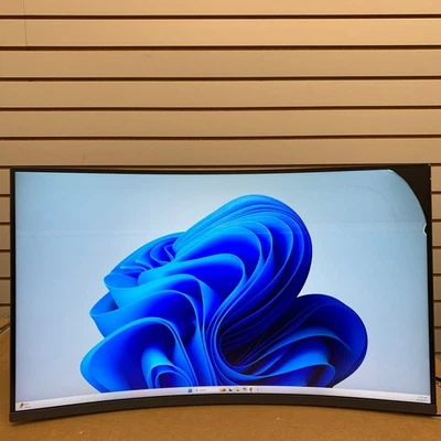 LG Ultragear 32inch QHD 2560x1440 180Hz 1ms 32GS60QC-B Curved Monitor - READ - Image 1 of 4