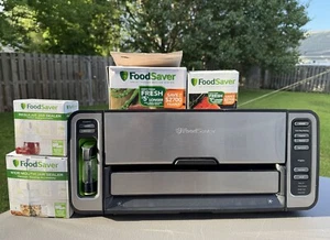 FoodSaver Stainless Steel V5860 Vacuum Sealer w/Lots of Extra Bags & Accessories - Picture 1 of 9