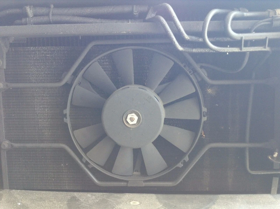 VENTILADOR DE REFRIGERACIÓN CONDENSADOR RADIADOR AUXILIAR ROLLS-ROYCE 84 SILVER SPUR Foto 1 de 1