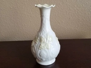 BELLEEK Parian China IRELAND Grape Cluster IVY VINE Luster 7 1/8" VASE Mint! - Picture 1 of 7