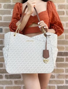 mk's tote bolsas and monogramming