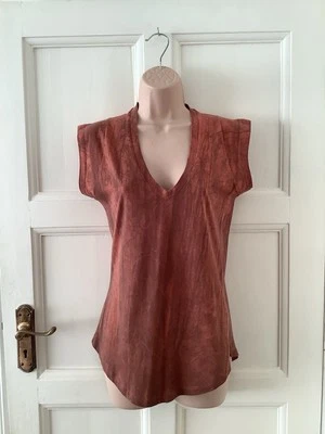 VINTAGE DIESEL BLACK GOLD WOMENS RARE BATIK STYLE V-NECK  TERRACOTTA T-SHIRT S - Image 1 of 4