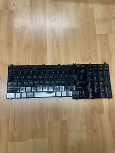 Toshiba US Keyboard 6037B0039102 MP-08H73US6930 V000190180 Rev:1.00 - Picture 1 of 3