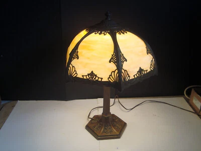Antique Tiffany Style Table Lamp.  Couple issues. - Image 1 of 4