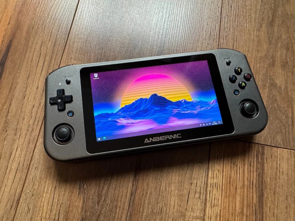 Anbernic WIN600 3050e, Mobile PC Spielekonsole, Windows 10, Touch 6" HD, 8+512GB - Bild 1 von 4