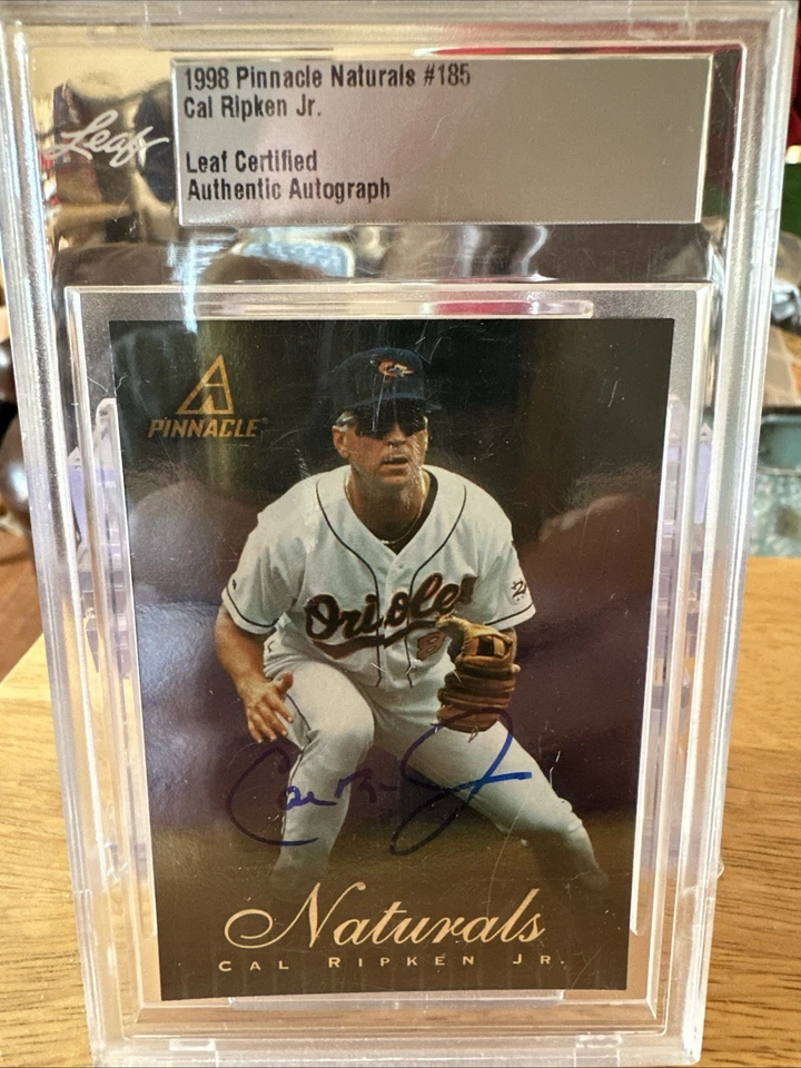 Pinnacle Naturals #185 1998 Cal Ripken Jr hoja certificado autógrafo auténtico Foto 1 de 2