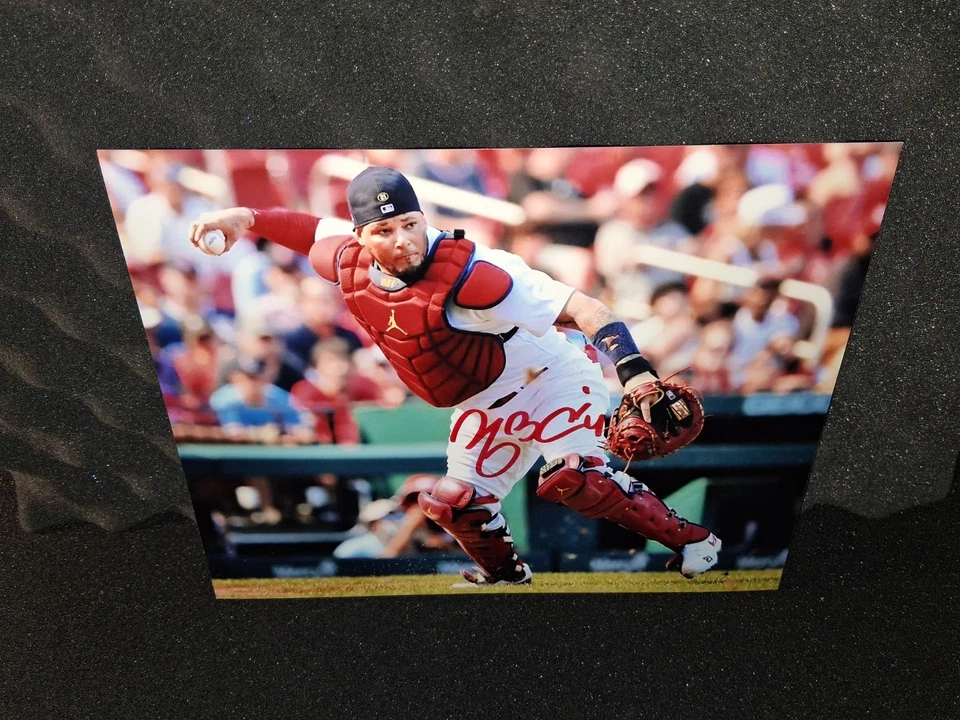 FOTO 8x10 autógrafo firmado por Yadier Molina y certificado de autenticidad cardenales de San Luis Foto 1 de 2