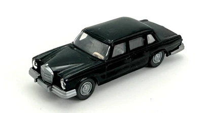 维基共享资源 - 黑色梅赛德斯-奔驰 600 - 1:87 比例 — 第 1/4 张图片