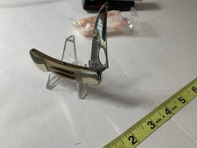 Hermosa navaja de bolsillo con mango de ciervo  Foto 1 de 4