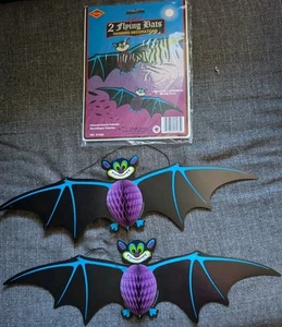 Vtg 1980 Beistle Halloween Decor 2 Flying Bats Hanging Decorations Honeycomb 18" - Picture 1 of 1