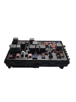 Caja de fusibles motor a través de 7/04 compatible con 02-04 SEQUOIA 1345428 Foto 1 de 4