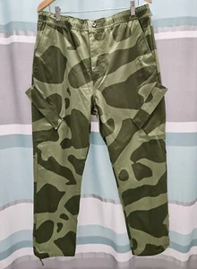 Nike Jordan Essentials Chicago Cargo Pants Green Camo Baggy FD7455-340 Mens XL - Picture 1 of 9