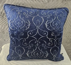 Almohada de lanzamiento decorativa de gran tamaño Rodeo para el hogar azul marino/plata - Imagen 1 de 7