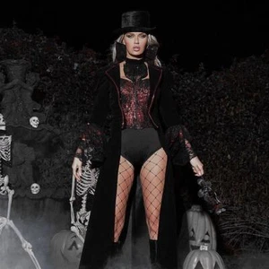 4pc The Lusty Vampire - Picture 1 of 5