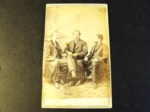 1870-tres (3) caballeros-hombres de negocios-tarjeta de visita (CDV) foto sepia. - Imagen 1 de 4