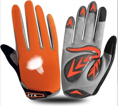 KIDS FINGER TEN PROFESSIONAL SPORT SYSTEM GLOVES SIZE MEDIUM NWT - Image 1 of 4