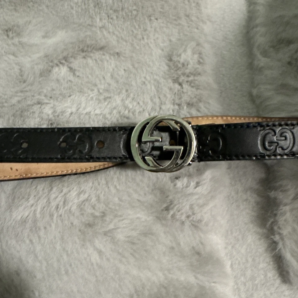 Cinto infantil autêntico Gucci preto GG couro em relevo prata fivela G intertravada - Imagem 1 de 4