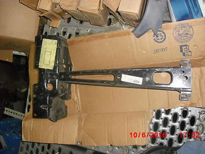 1977-79 LINCOLN CONTINENTAL NOS Hood Latch Brace Assy-D7VY-16747-A - Image 1 of 2