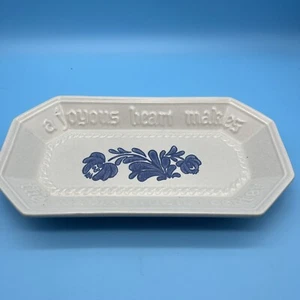 Pfaltzgraff YORKTOWNE 12-1/2" Brotteller-freudiges Herz lässt Brote besser schmecken - Bild 1 von 6