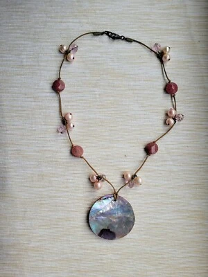 Modeschmuck Kette mit rosa Perlmutt Anhänger, 46cm Länge - Bild 1 von 3