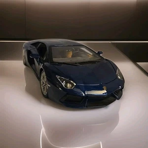 LAMBORGHINI  LP 700-4  AVENTADOR  METALLIC  SILVER  - Picture 1 of 9
