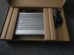 ZyXEL USG60 Unified Security Gateway All-In-One UTM Firewall w/ 4 LAN/DMZ 2 WAN - Picture 1 of 3