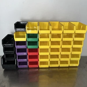 LOTE DE 41 contenedores de almacenamiento apilables Akro-Mils 30220 7-1/2" x 4" x 3" AMARILLO ROJO NEGRO - Imagen 1 de 3