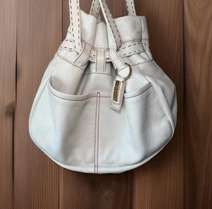 Bolso Hobo Antonio Melani Cuero Blanco con Cordón Cartera con Acentos Naranja - Imagen 1 de 4
